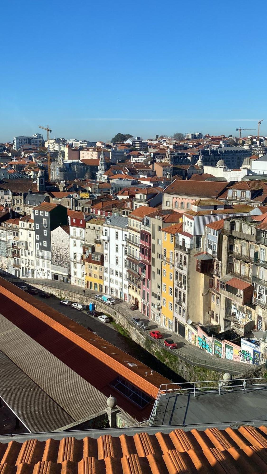 Get A Train And City View Porto Buitenkant foto